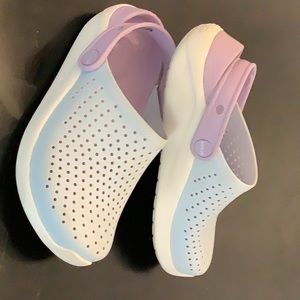 Girls Crocs, size 3, lavender and light blue